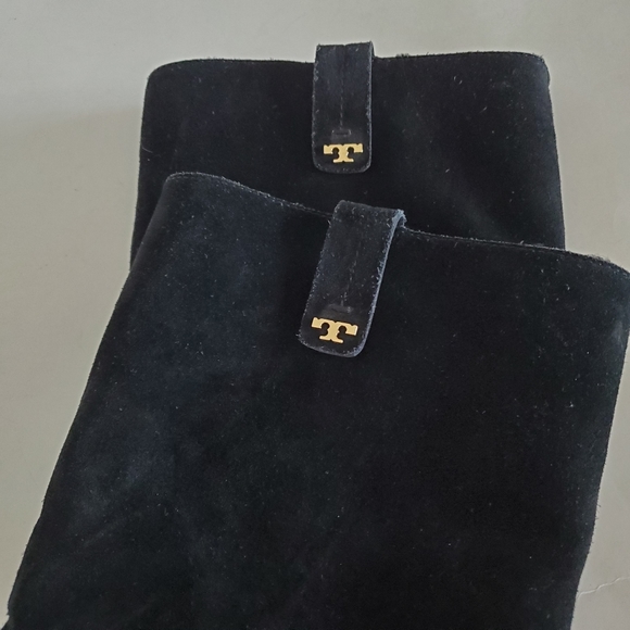 TORY BURCH Sz 9 WAYLAND Black Suede Sheep Fur Tall Boots Gold Logo 1.5" Heel EUC - Picture 3 of 16